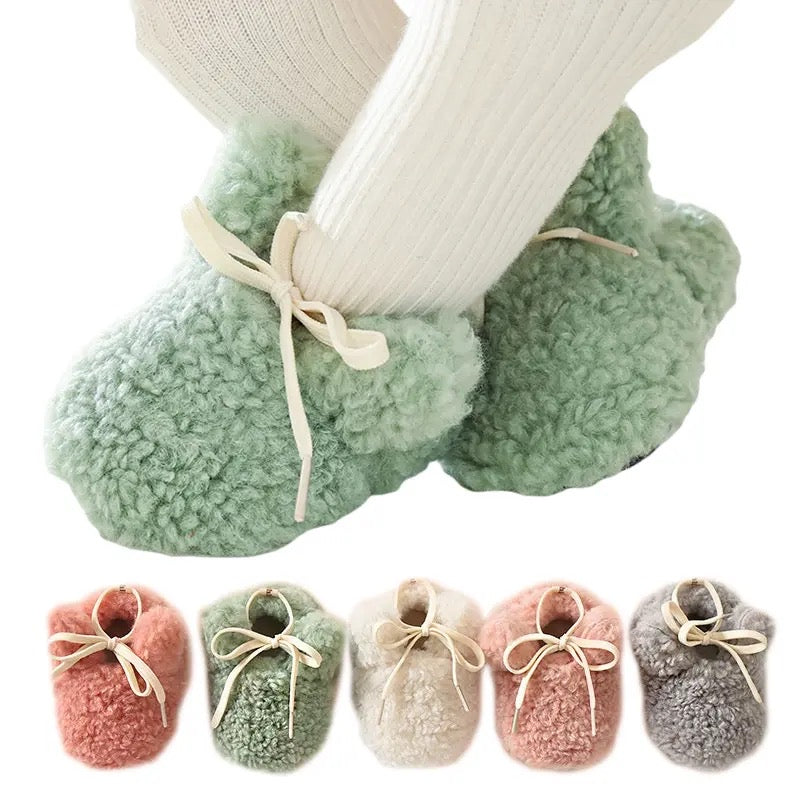 woollen knitted puffy boots