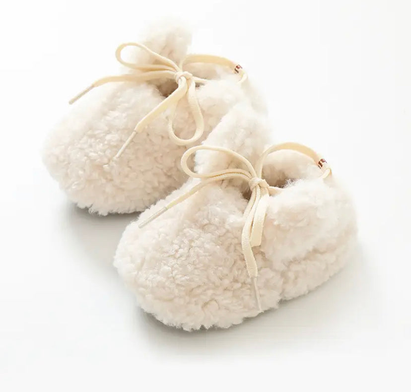 woollen knitted puffy boots