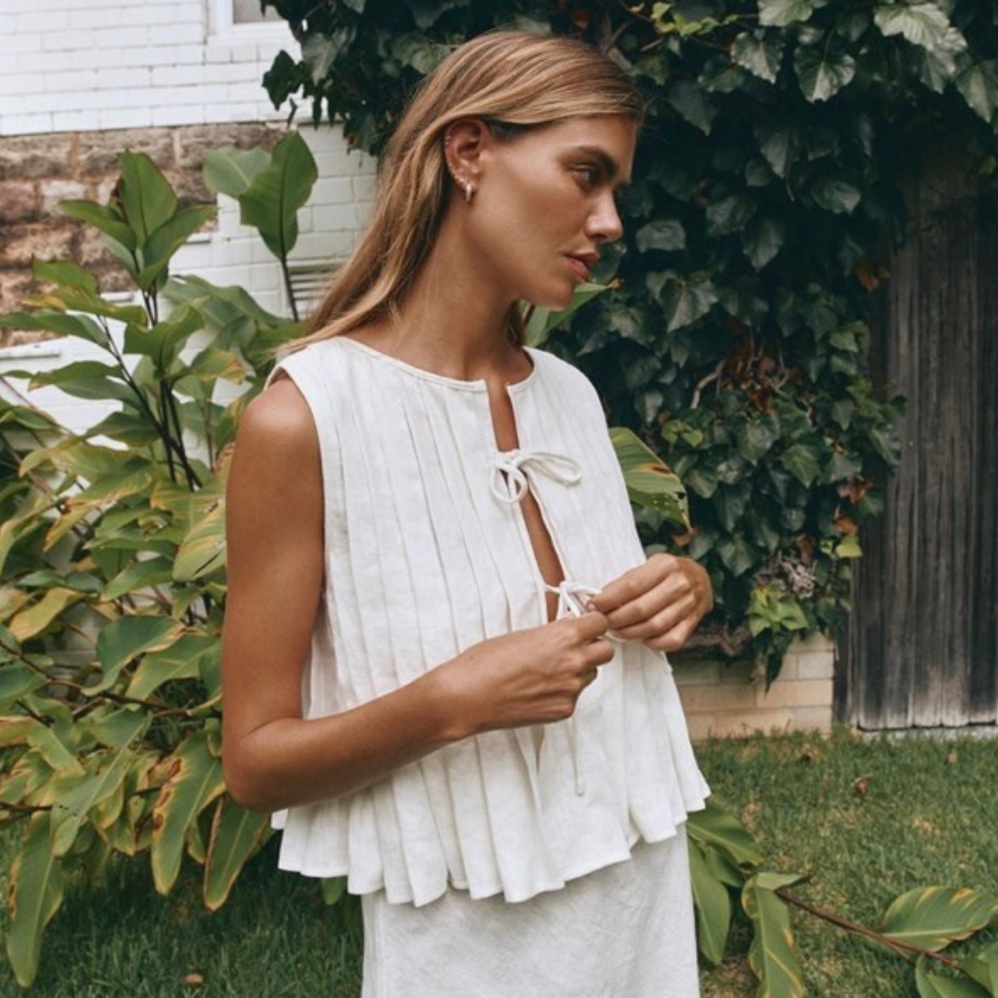 Perilla pleated top